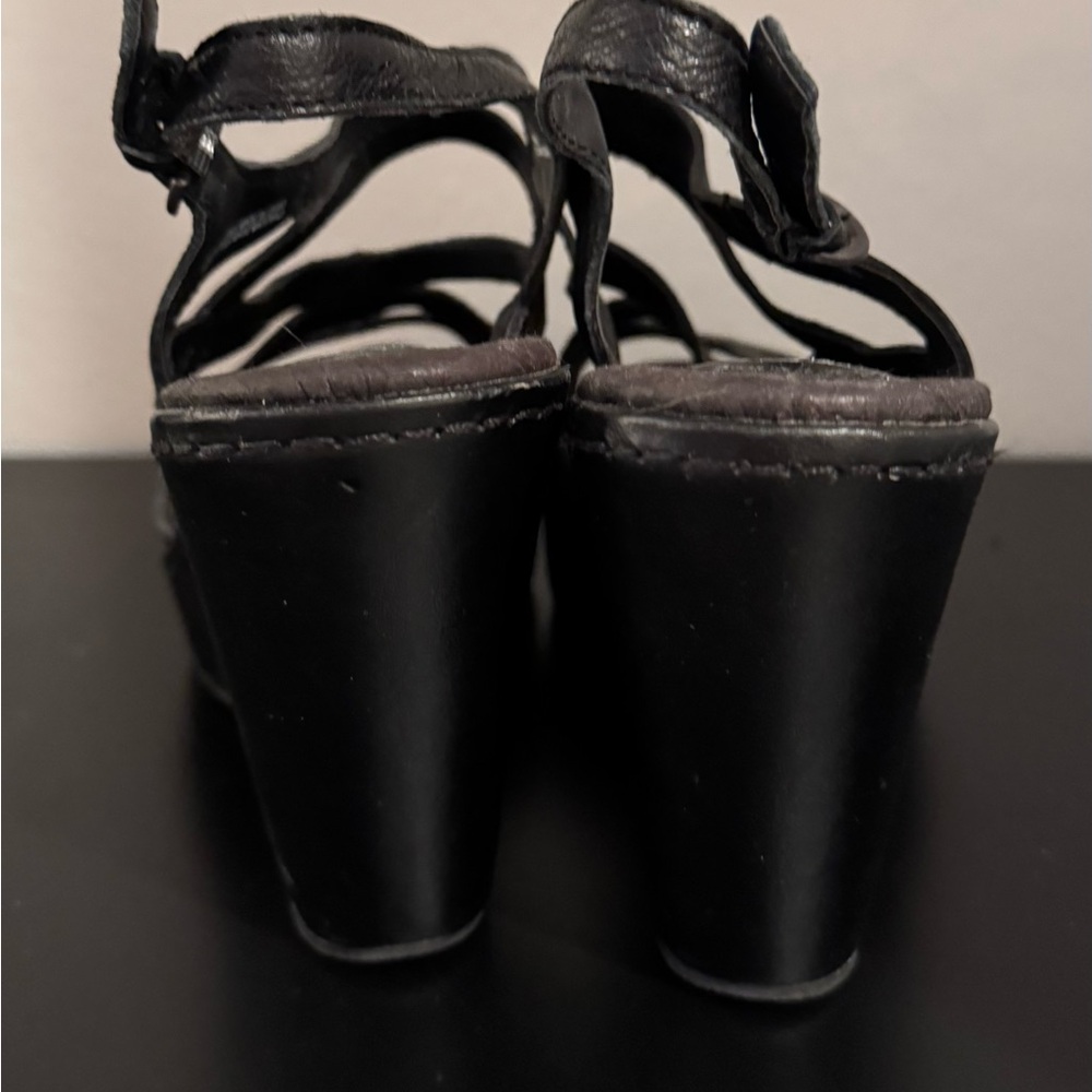 Black wedge sandals by B.O.C. New w/o tag - Picture 3 of 5